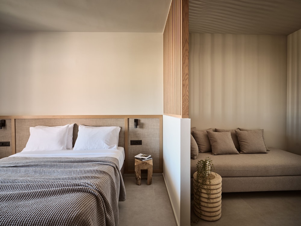 Alamis Apartments 9/50