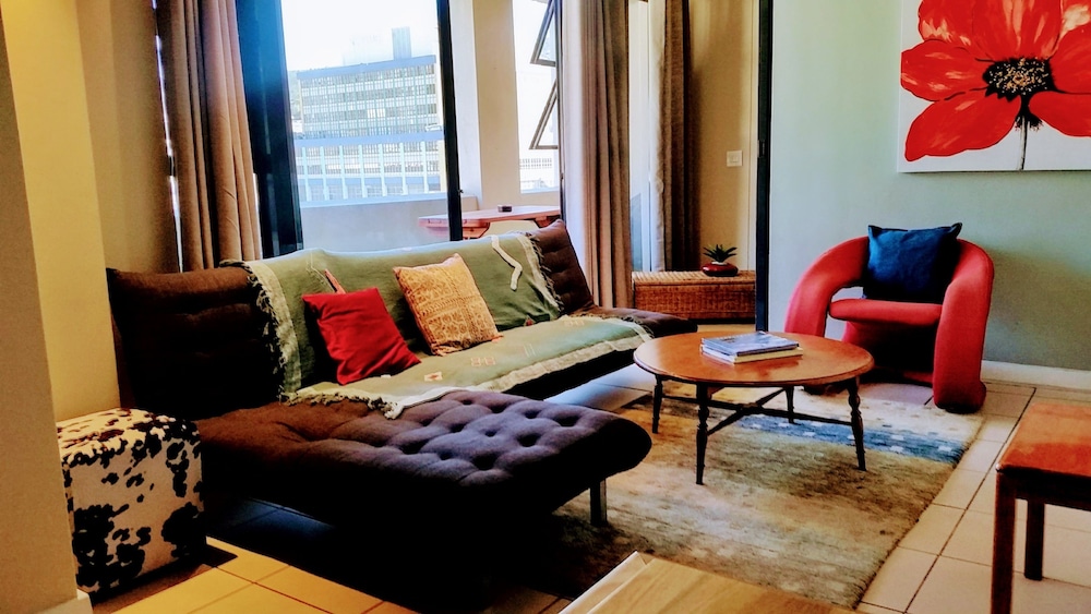 Cape Town Apartment With Balcony 12/28