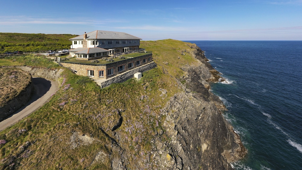 The Lewinnick Lodge 42/50