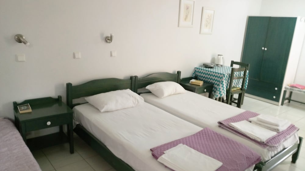 ECONOMY, STUDIO, 3 BEDS, BALCONY