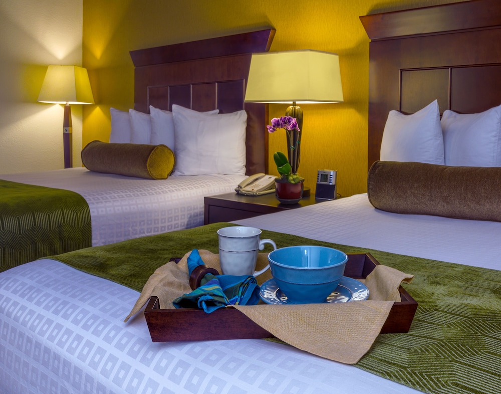 Best Western Plus Carpinteria Inn 14/42