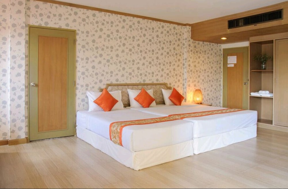 Takiab Beach Resort 25/64