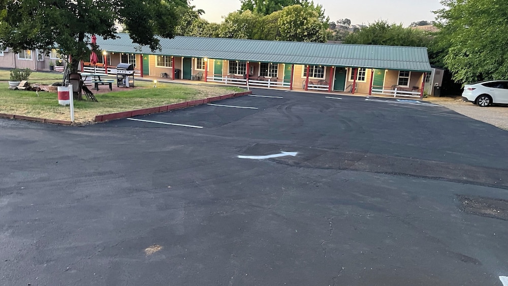 Jumping Frog Motel 59/67