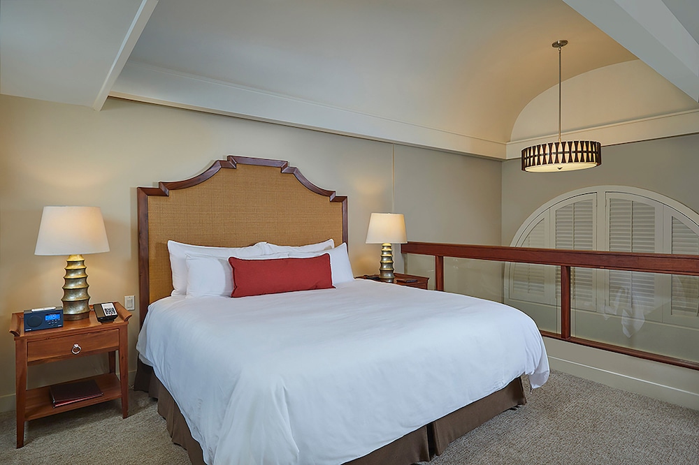 The Royal Hawaiian, a Luxury Collection Resort, Waikiki 12/80