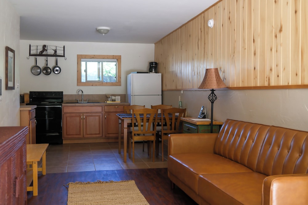 Rocky Mountain Inn 28/50