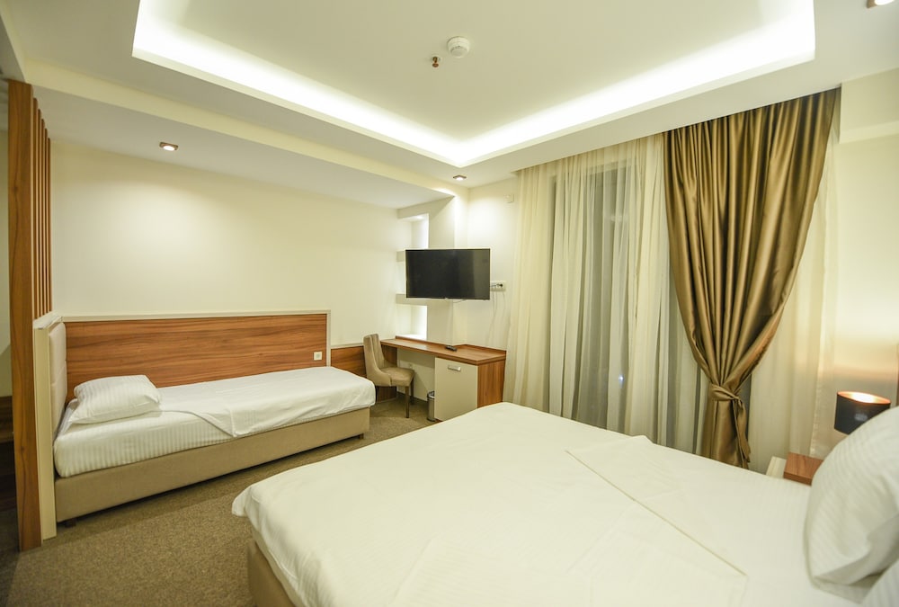 Lazaro Hotel Podgorica 17/45