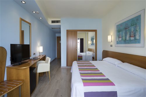 Room, Single