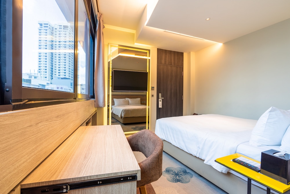 Santa Grand Hotel Boat Quay 20/50