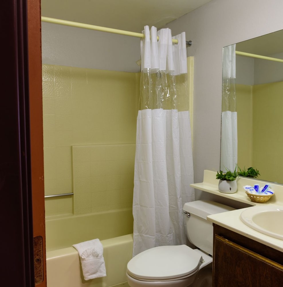 Rodeway Inn And Suites Heritage 26/69