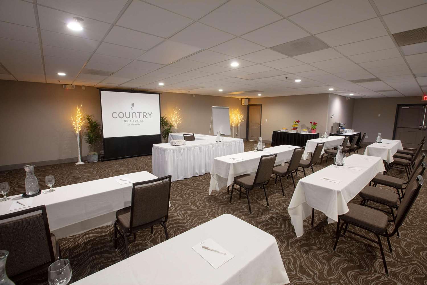 Country Inn & Suites by Radisson, Fargo, ND 13/16