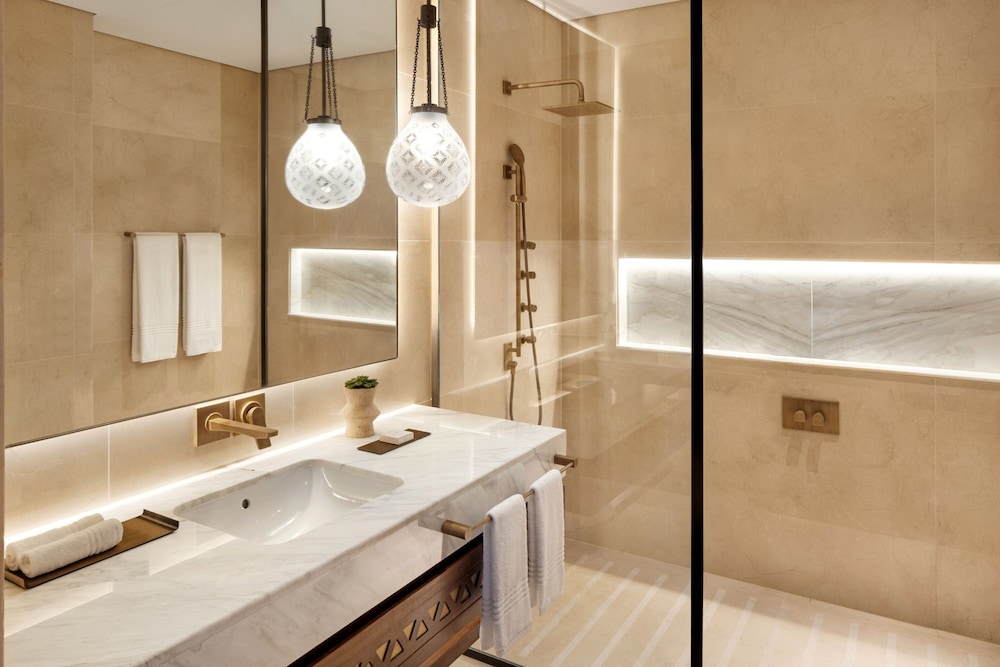غرفة بسرير كينج بإطلالة على المتنزه، Bab Samhan, a Luxury Collection Hotel, Diriyah 2/4
