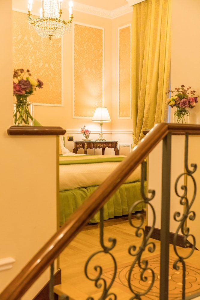 Bernini Palace Hotel 65/77
