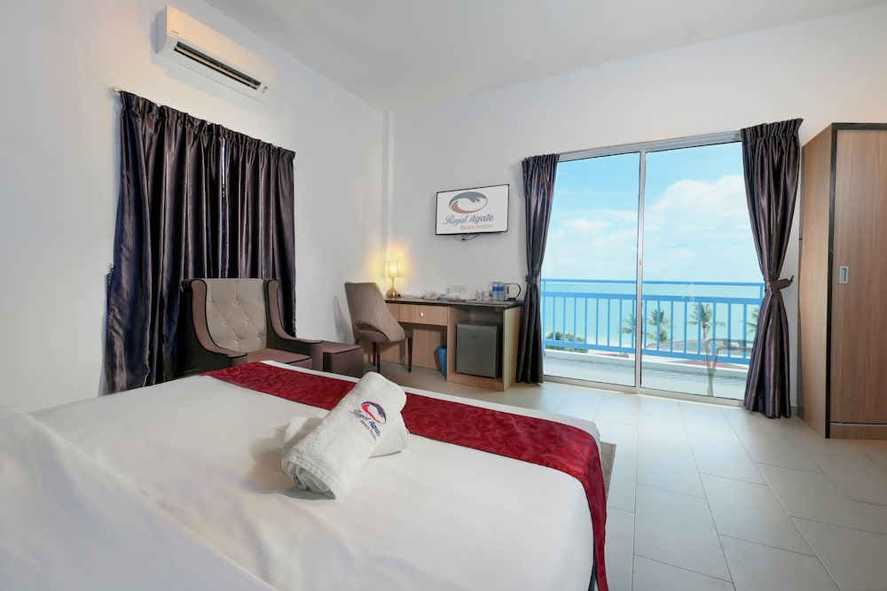 Royal Agate Beach Resort 24/64