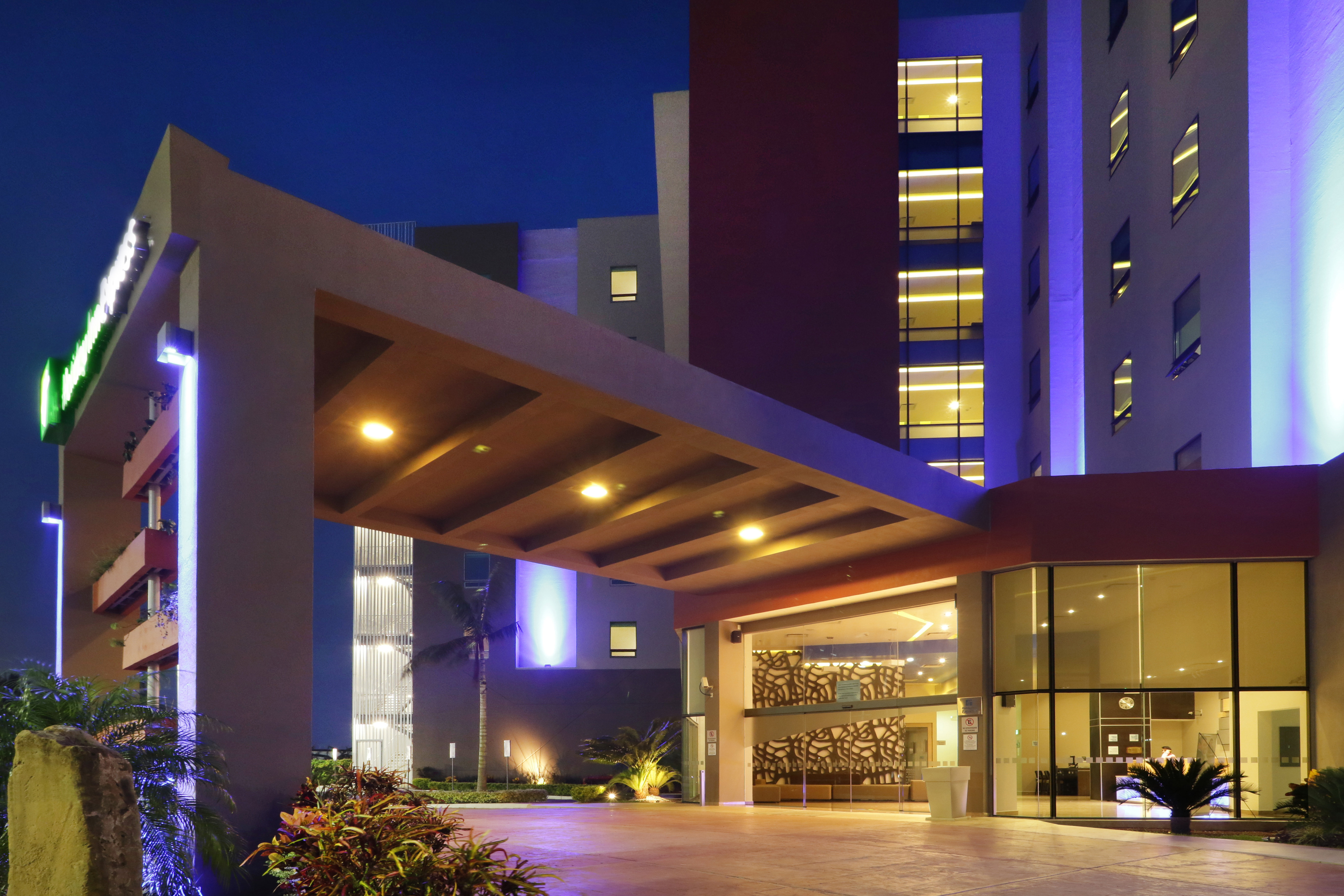 Holiday Inn Express Tuxpan 8/78