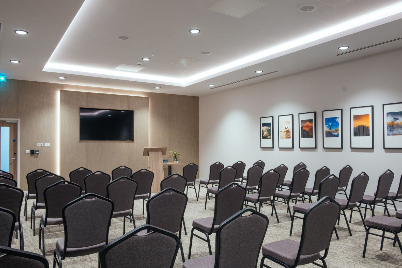 Ixora Hotel & Spa 28/34