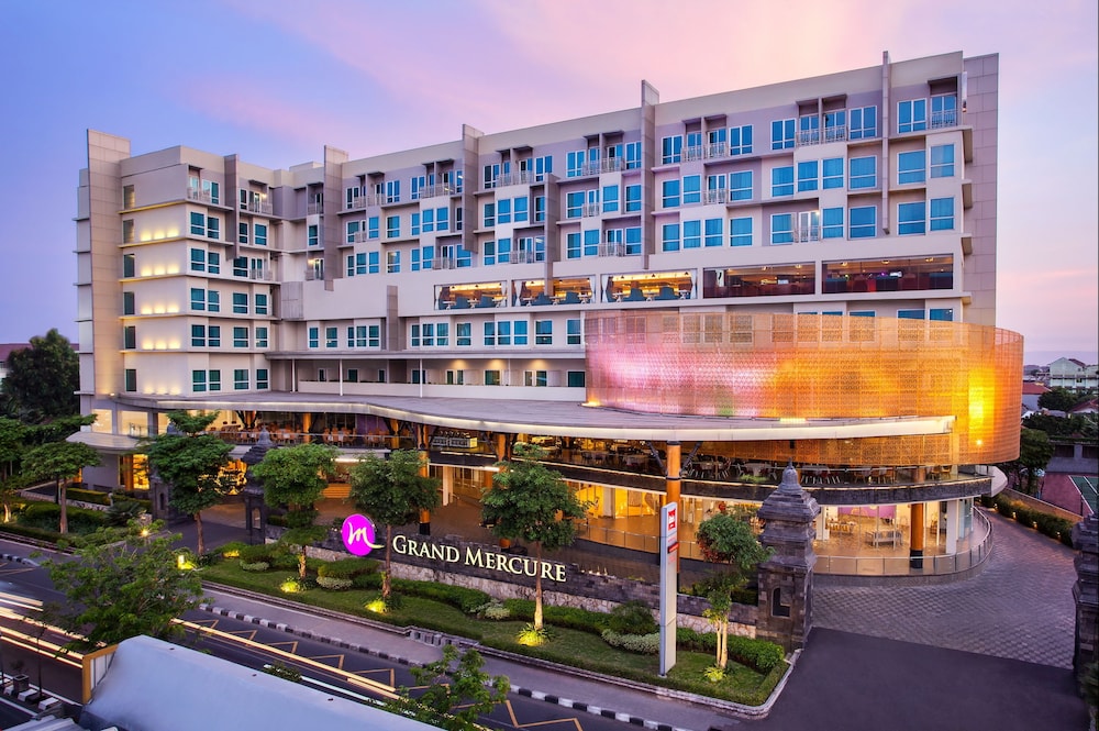Grand Mercure Yogyakarta Adi Sucipto 6/70