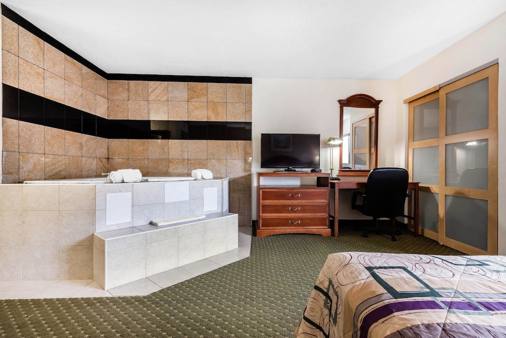Quality Inn & Suites Binghamton Vestal 7/31