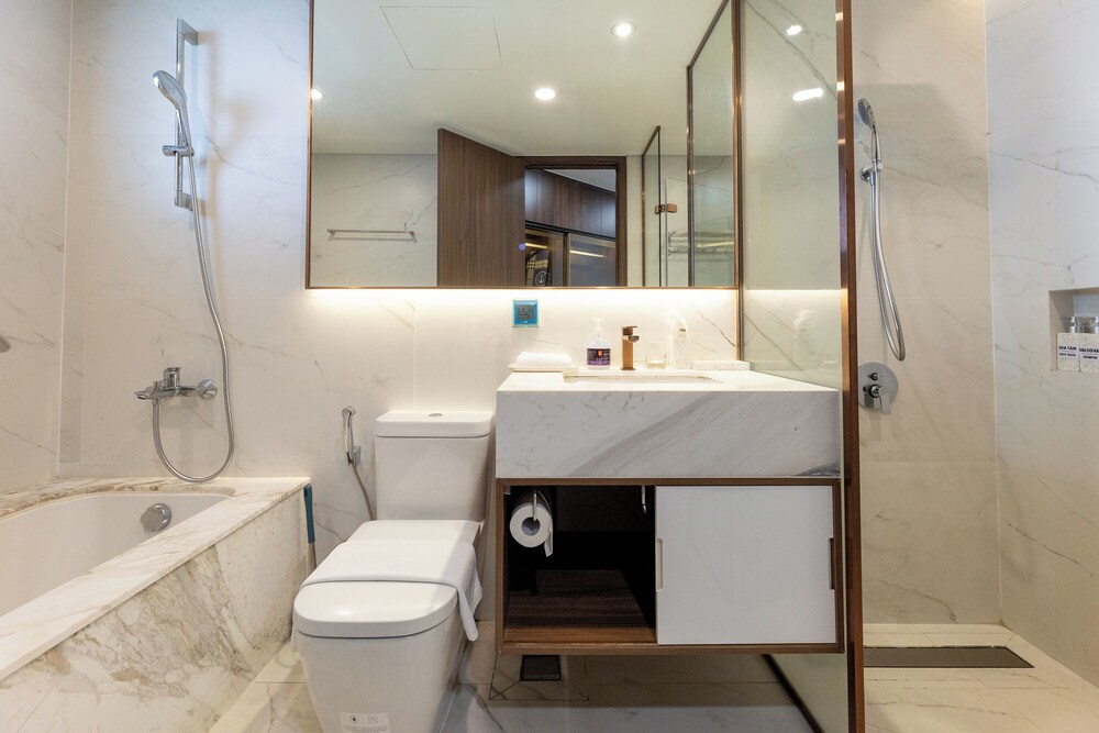 Midtown Premium Apartments 36/40