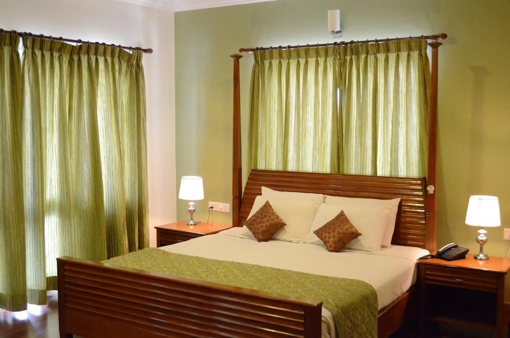 TRINITY SUITES 14/26