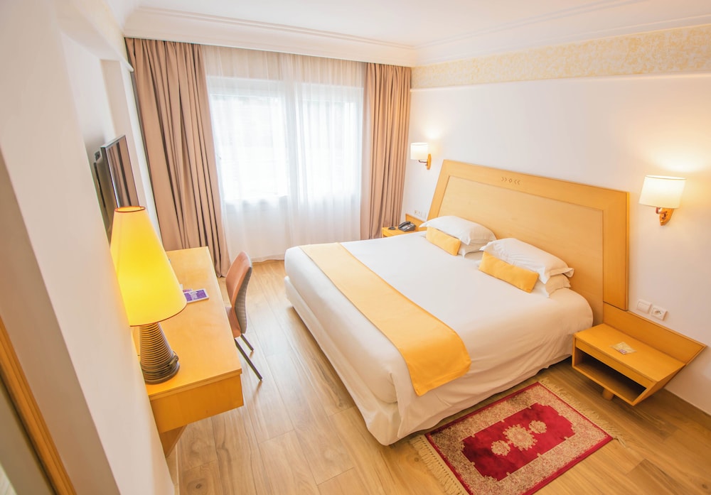 TIMOULAY, SUITE