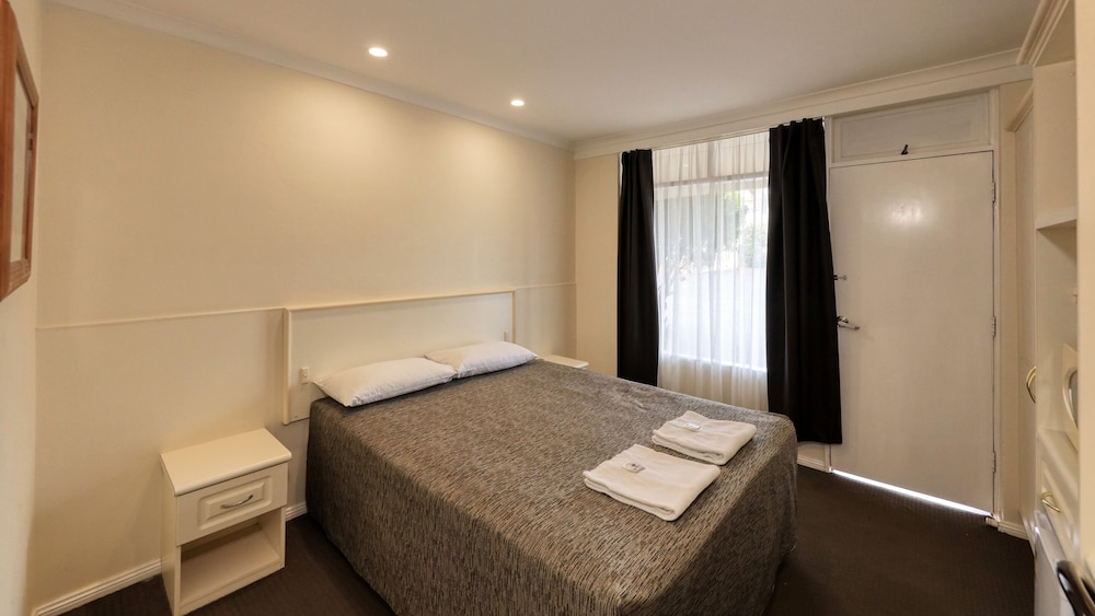 Coachman Hotel Motel 34/47