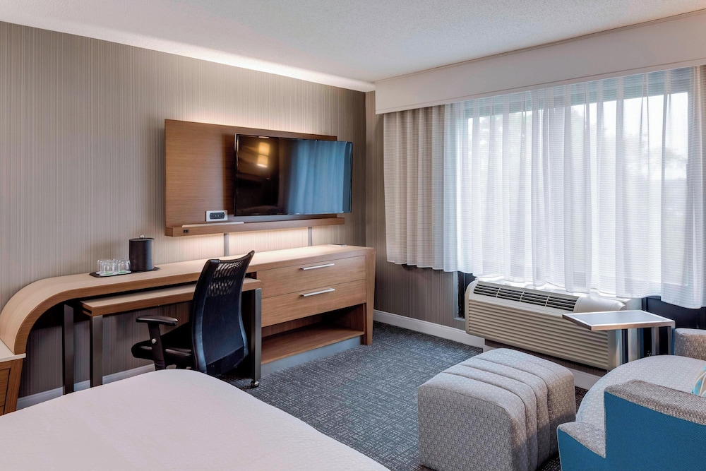 غرفة بسرير كينج بشرفة لذوي الإعاقة، Courtyard By Marriott Portsmouth 3/5