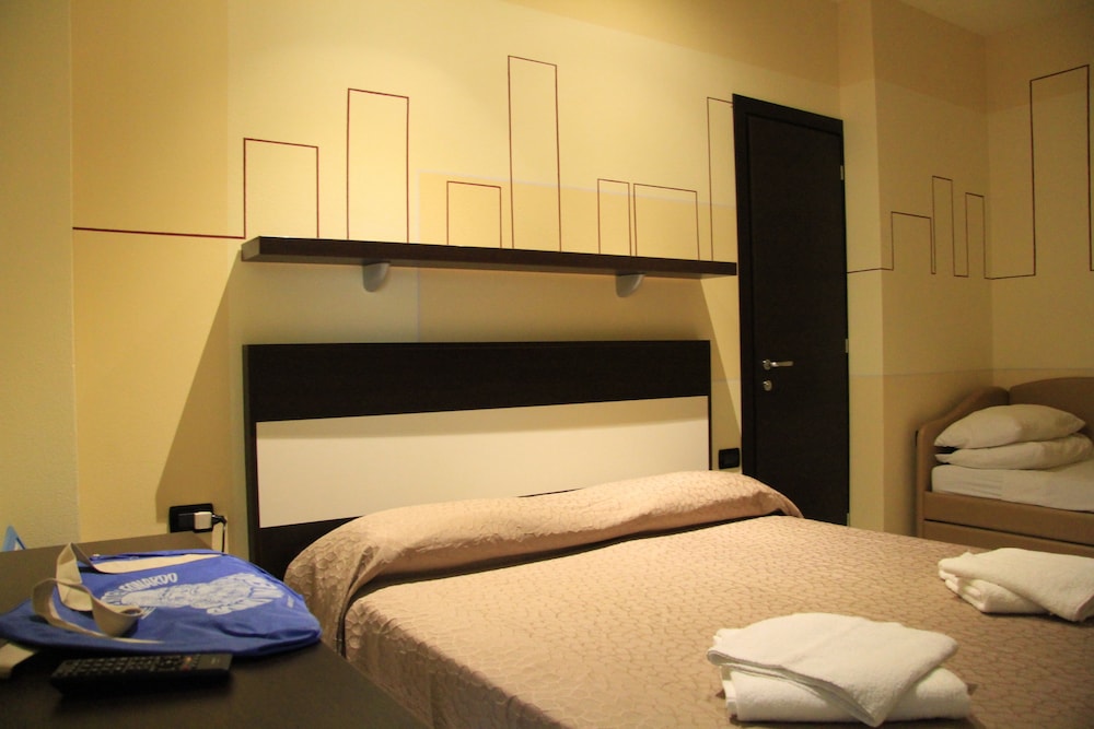 Hotel Leonardo &amp; Residenza Marconi 25/50
