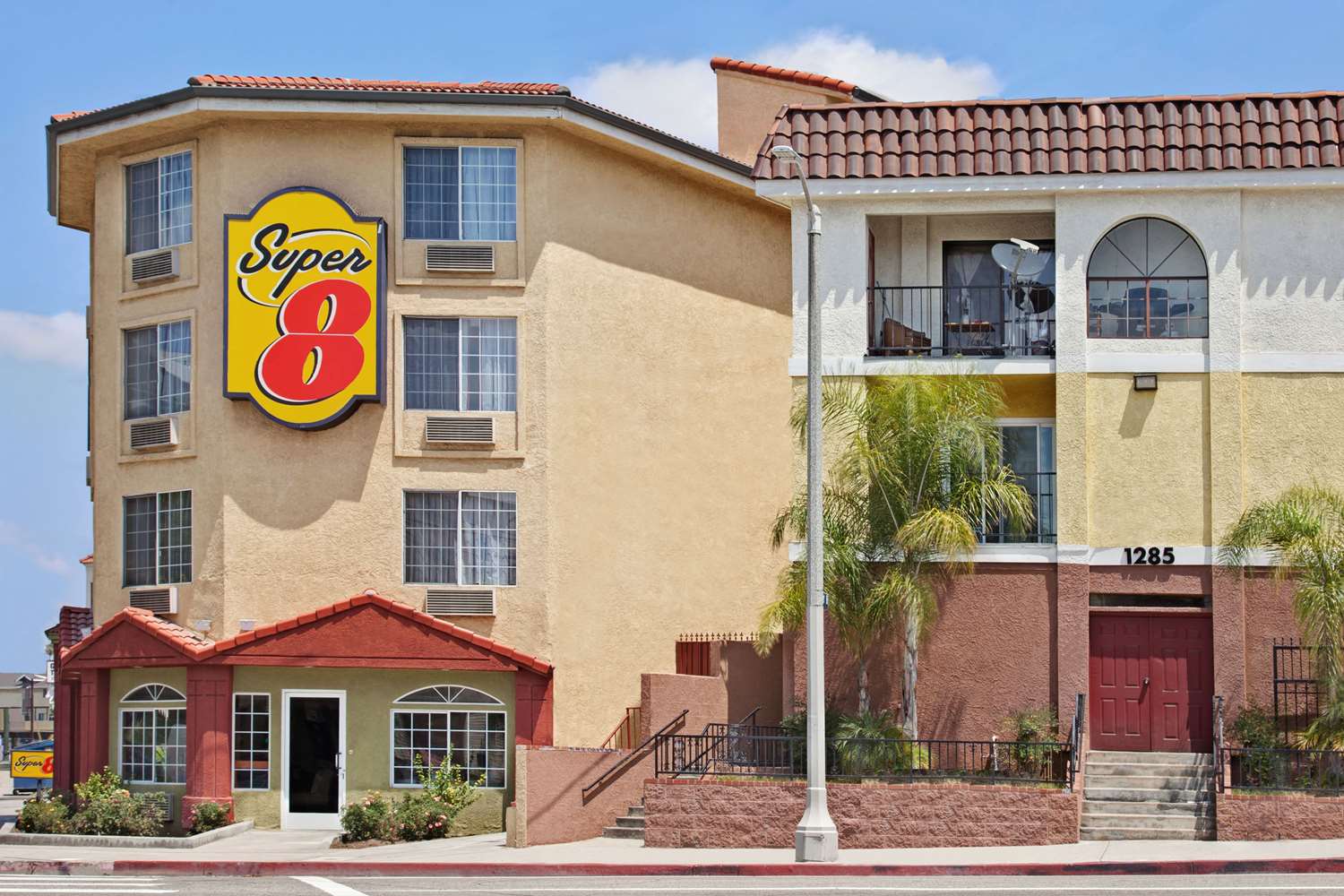 Super 8 by Wyndham Los Angeles Downtown in LOS ANGELES - CA