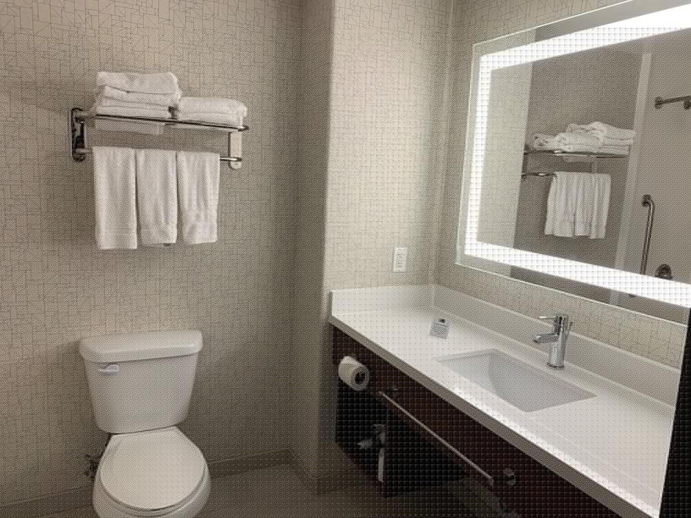 Holiday Inn Express Hotel And Suites Woodland Hills 13/52