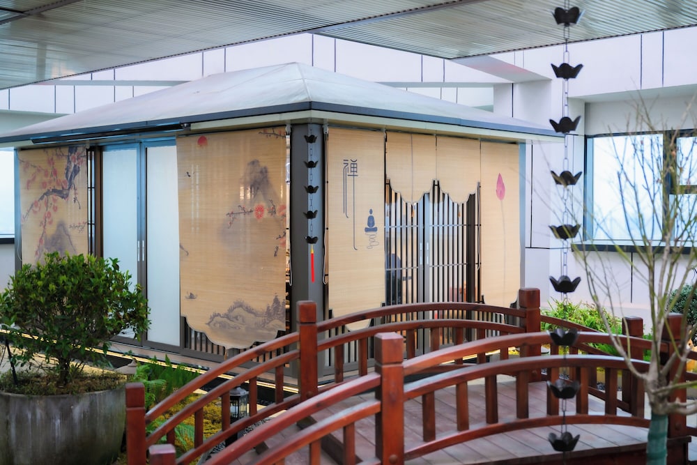 Wyndham Grand Yichang Riverside 6/71