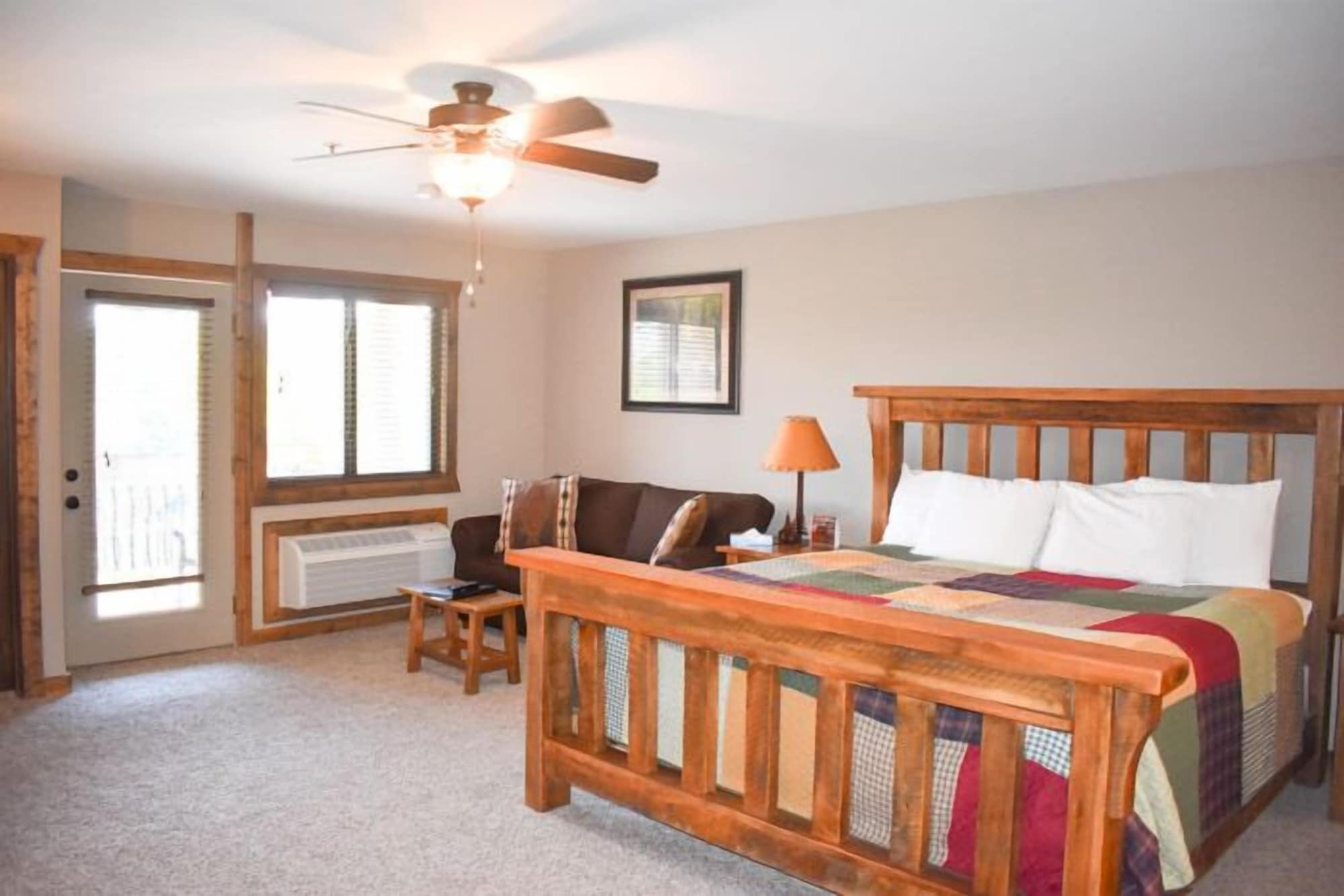 Condo, Luxury, Studio, King Bed, Terrace Level
