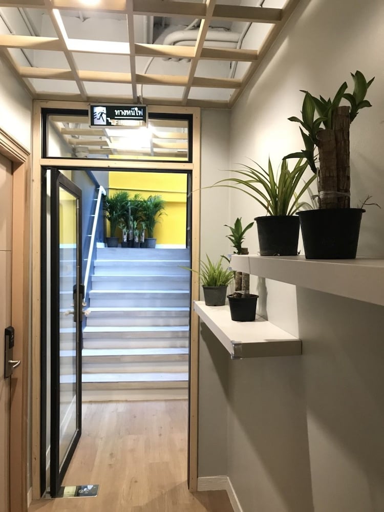 Kinnon Deluxe Hostel Coworking Cafe 36/44
