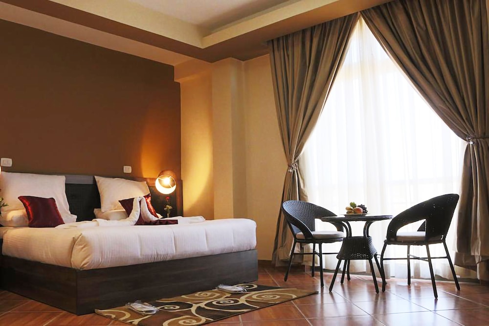 Heyday Hotel 7/35