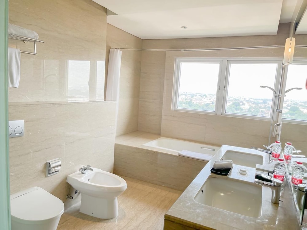Swiss-Belhotel Bogor 61/63