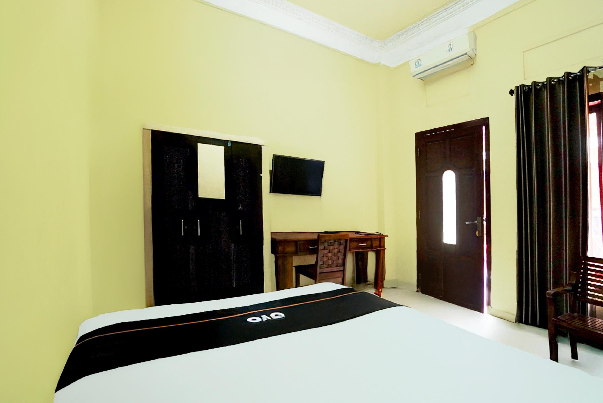 Hotel O Surabaya near Pelangi Park formerly D'best Kutisari 33/40
