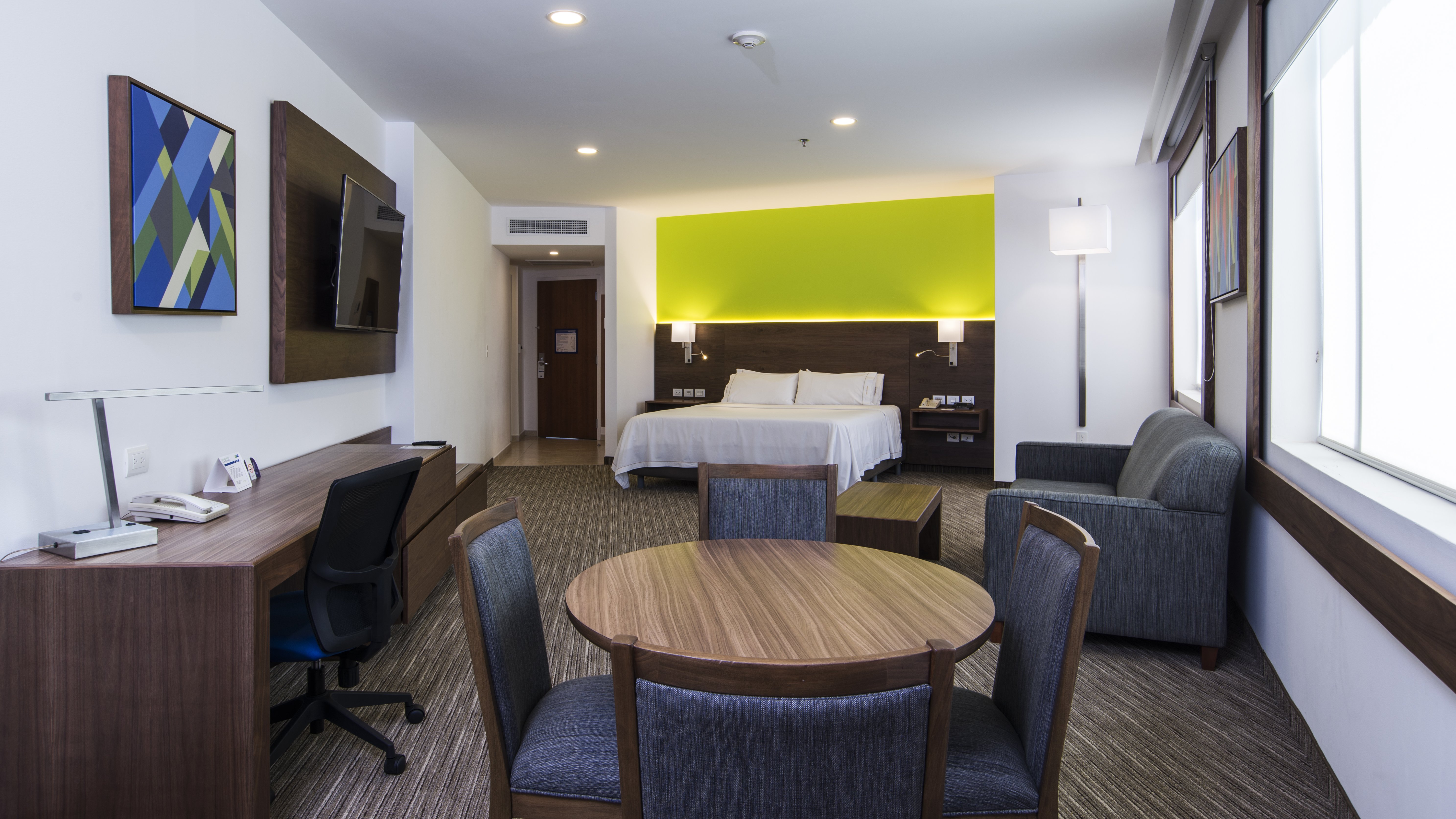 Suite, King Bed, Sofa