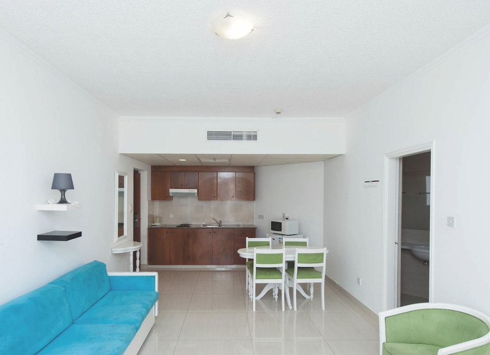 Marlita Beach Hotel Apartments 19/50