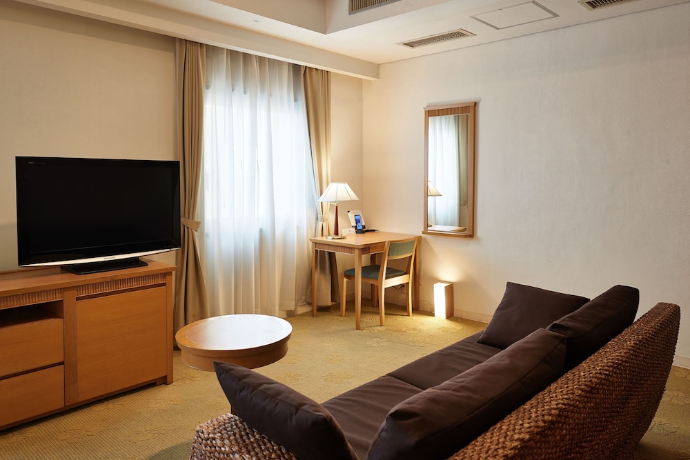 Pacific Hotel Okinawa 51/72