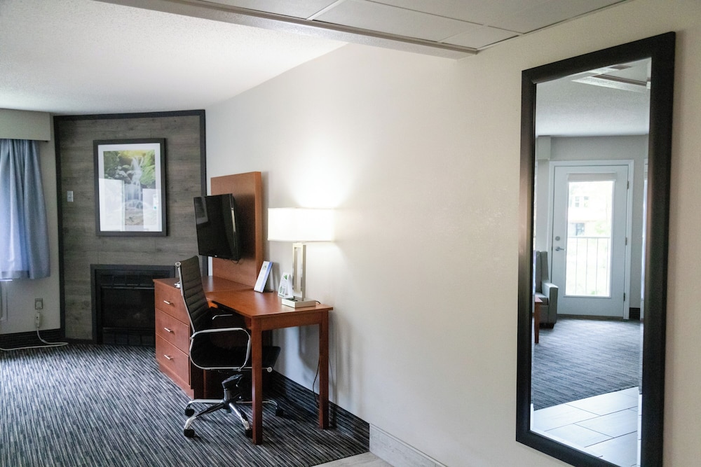 Twin Mountain Inn & Suites 60/71