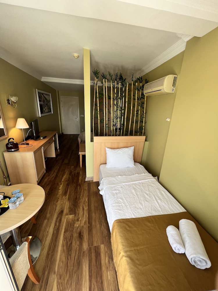 EXEN HOTEL 16/50