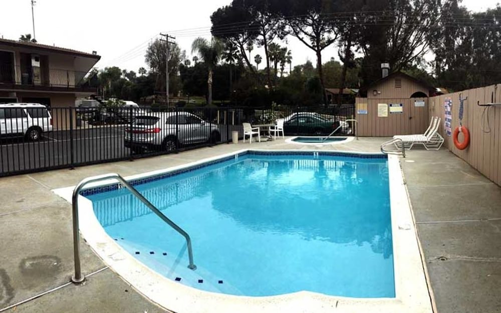 Escondido Lodge 36/56