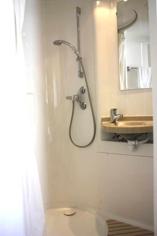 Hotel Daval 10/47