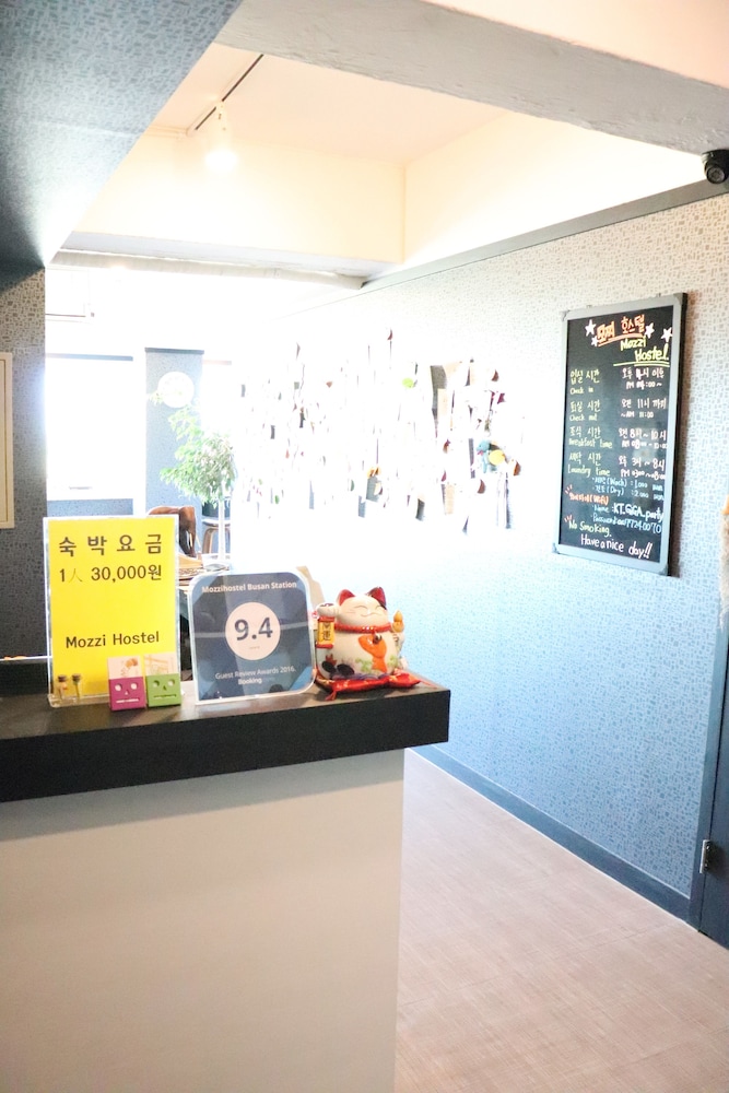 Mozzi Hostel 5/50