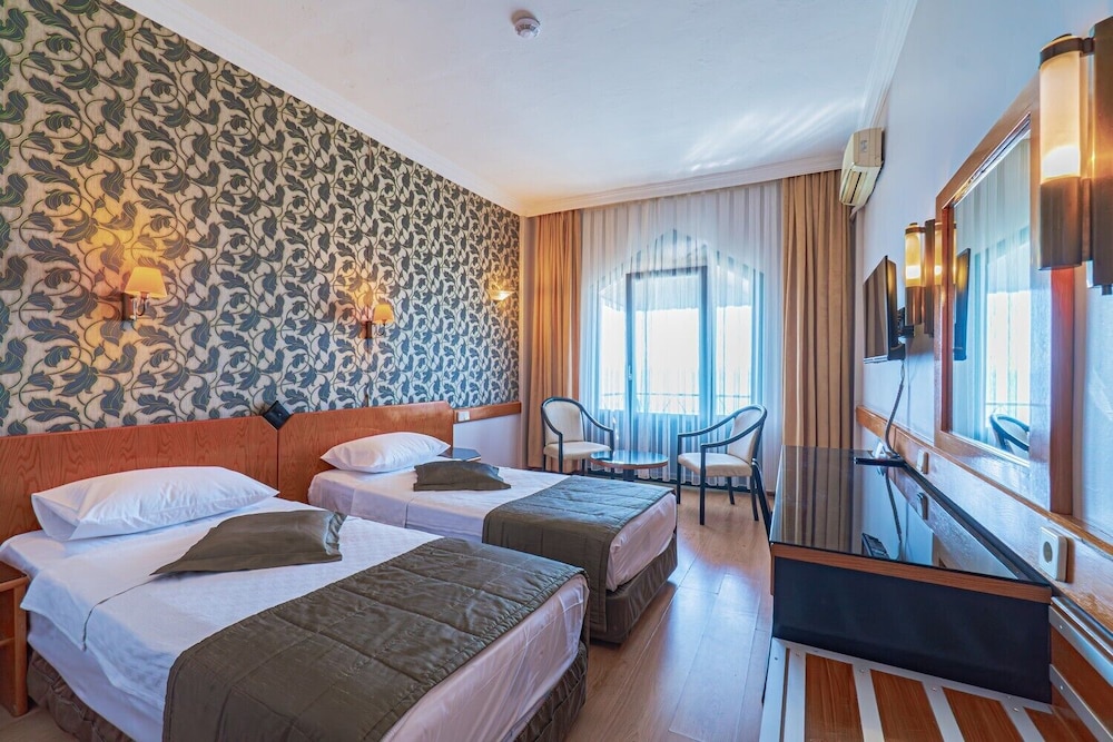 Assos Eden Gardens Hotel 13/50