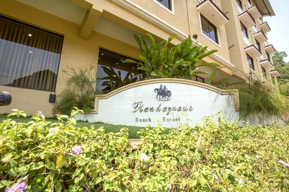 Rendezvous Beach Resort 5/46