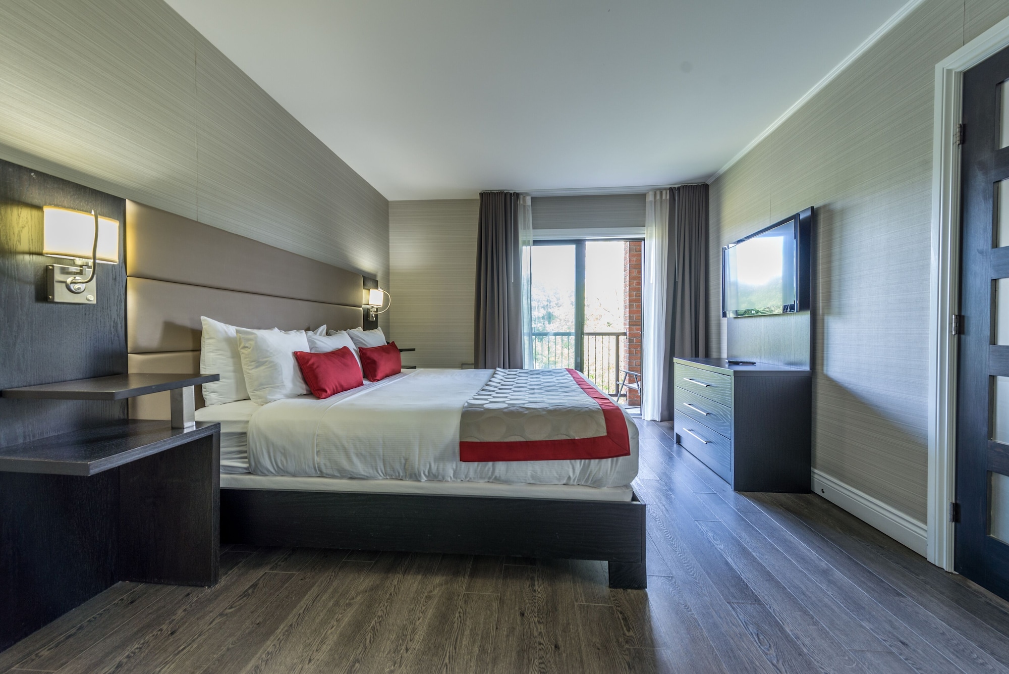 ROOM, KING BED, WATER FRONT, PET FRIENDLY, ACCESSIBLE