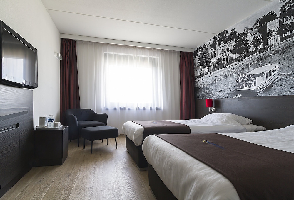 Deluxe, Twin Beds