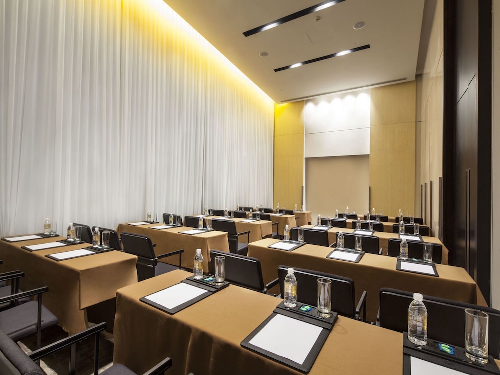 Hotel Golden Tulip Bund New Asia 47/53