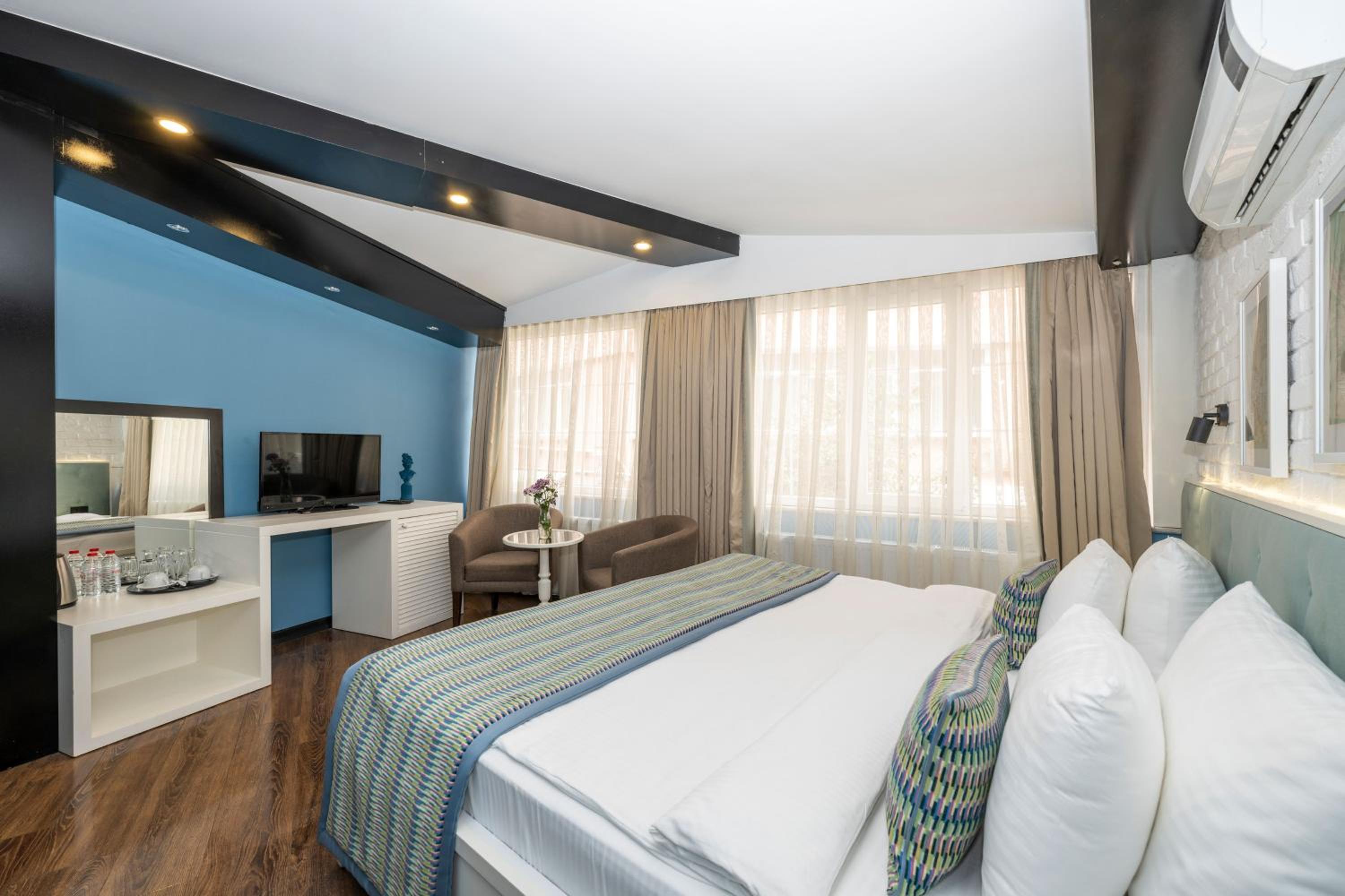 STANDARD ROOM DOUBLE 104