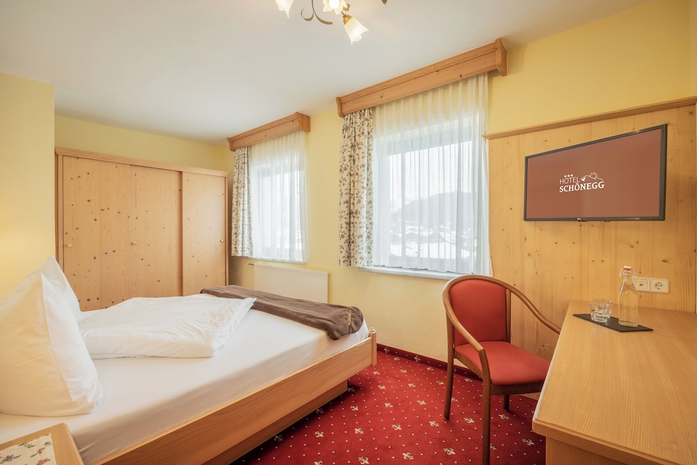 HOTEL SCHOENEGG 17/50